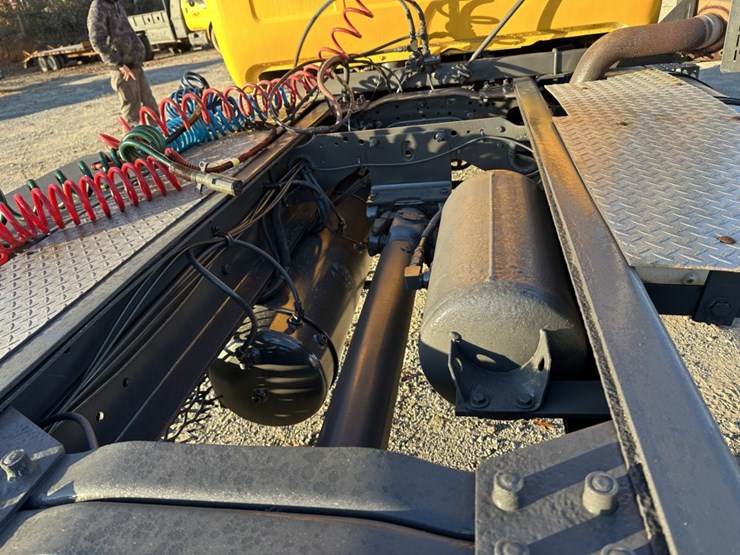 1996-mack-rd688s-image-42