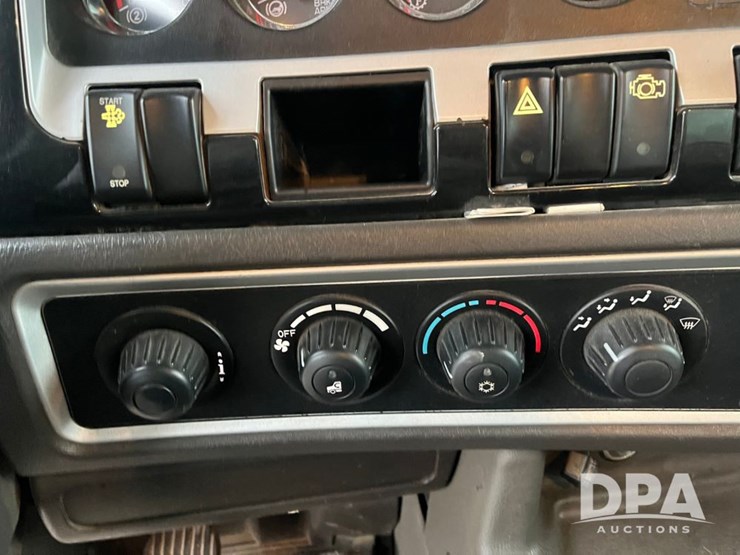 kenworth-t440-image-70