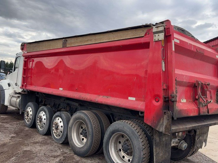 2016-kenworth-t880-image-30