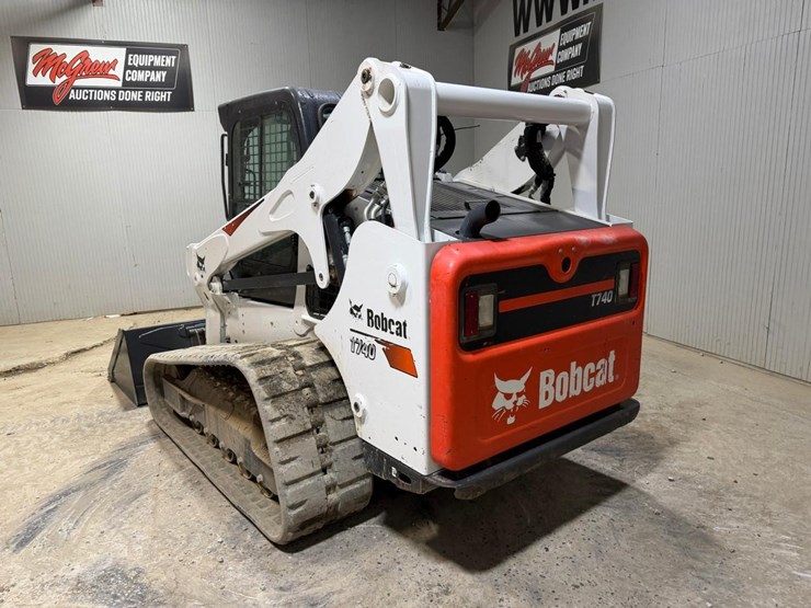 2022-bobcat-t740-image-3