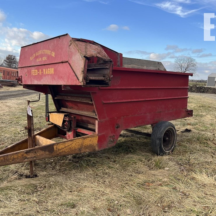 BLAIR FEED-R-WAGON