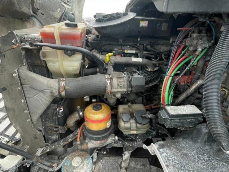 freightliner-cascadia-113-image-14