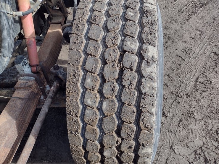 peterbilt-357-image-25