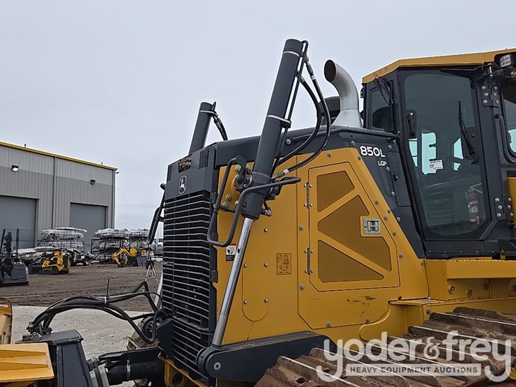2019-deere-850l-lgp-image-46