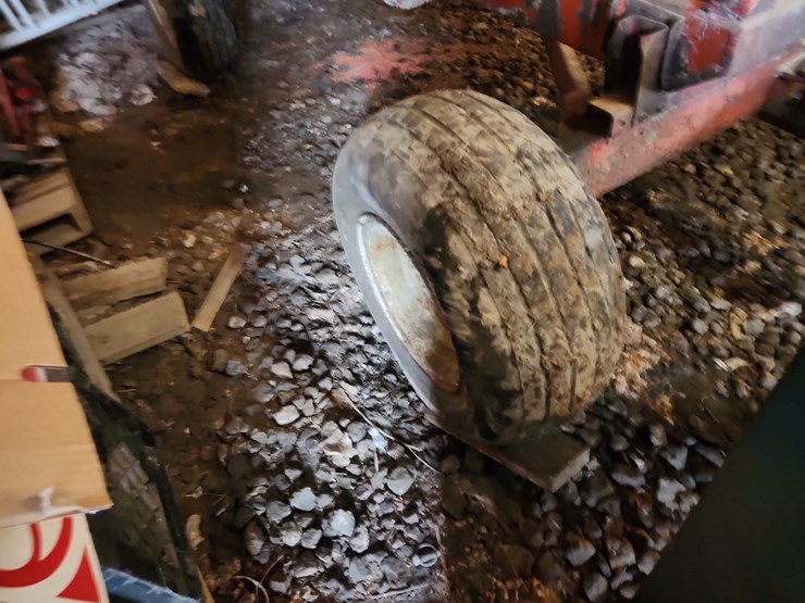 ez-flow-gravity-wagon-w/gear-image-6