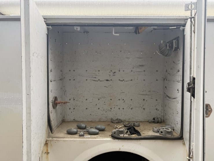 #1840-•-2013-ram-5500-4x4-service-truck-image-24