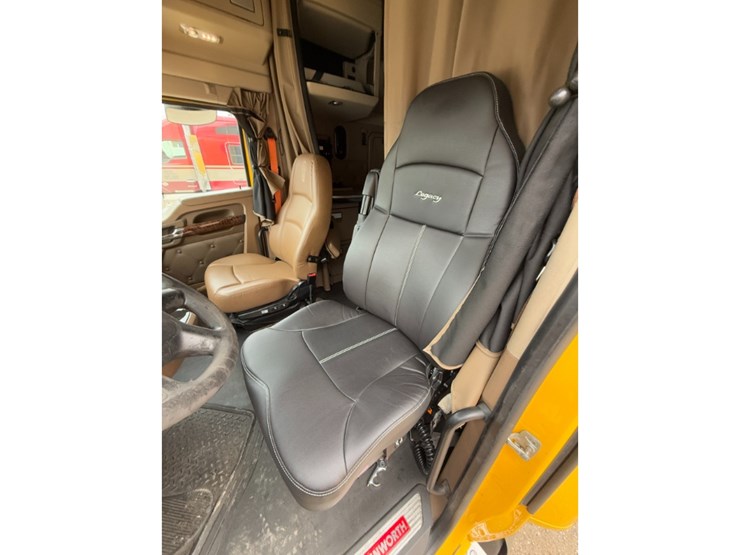 2019-kenworth-t680-image-13