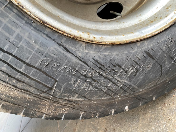 international-4700-image-23