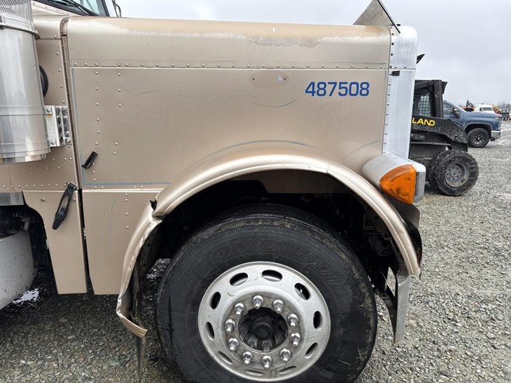 1999-peterbilt-379-image-11