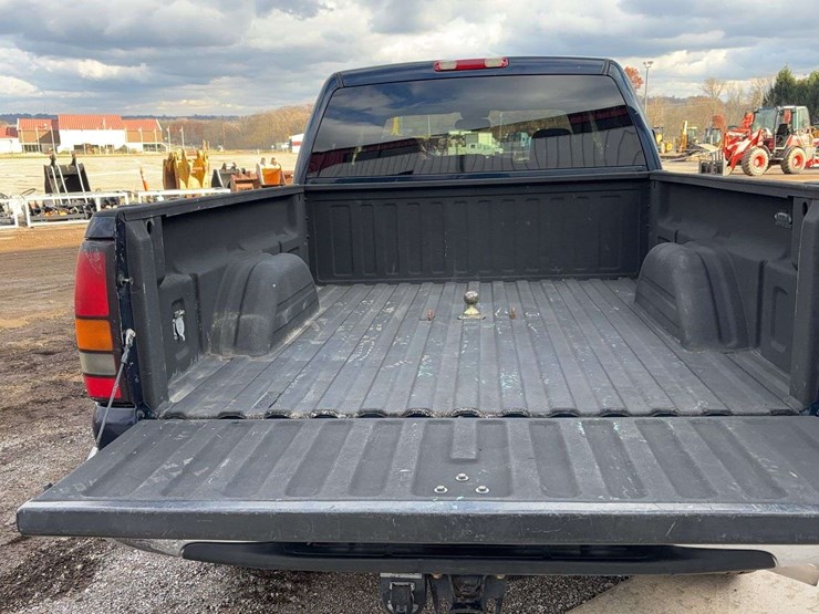 2006-gmc-2500-image-14