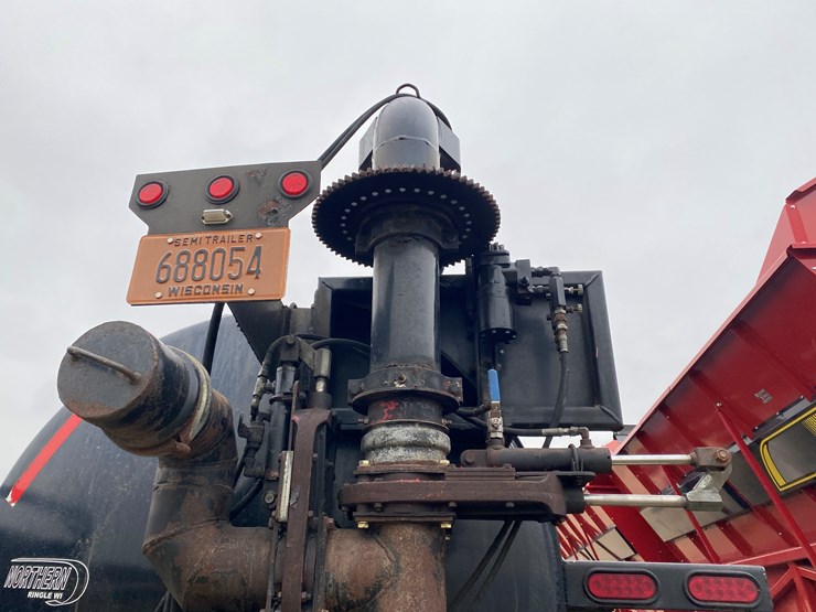 #1031-•-2014-northern-6000-gallon-semi-manure-tanker-trailer(has-wi-title)-(kewaunee,-wi)-image-34