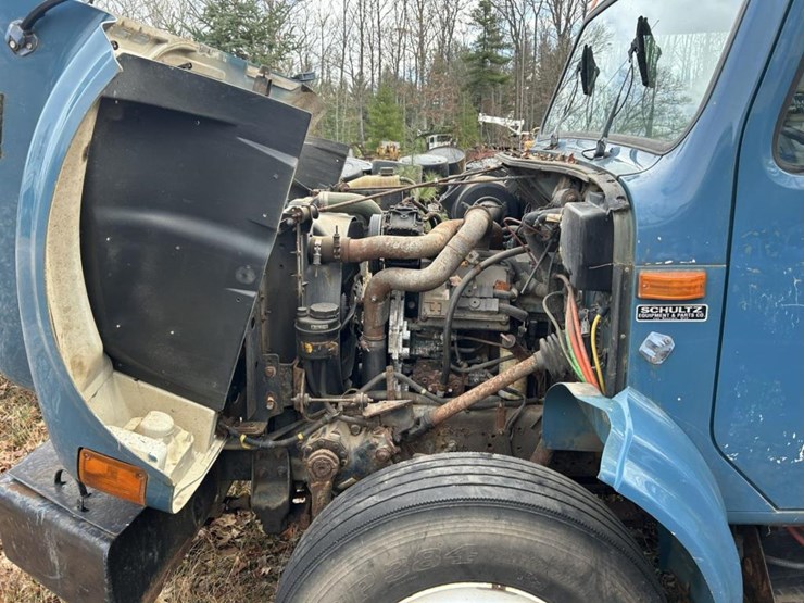 international-4700-image-25