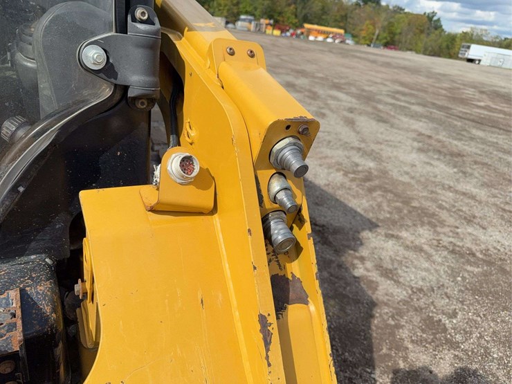 caterpillar-259d-image-30