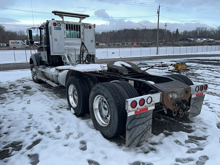 2012-mack-gu713-granite-truck-tractor-vn:1m1ax07yxcm011032-image-4