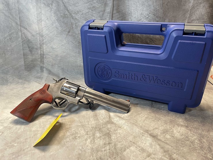 #2322-•-smith-&-wesson-model-629-44-rem-mag-revolver,-sn:-edu9057-image-1
