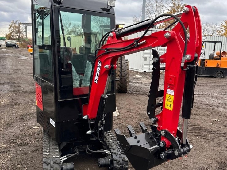 new-vicsec-co-full-cab-mini-excavator-model-vc13c-image-3