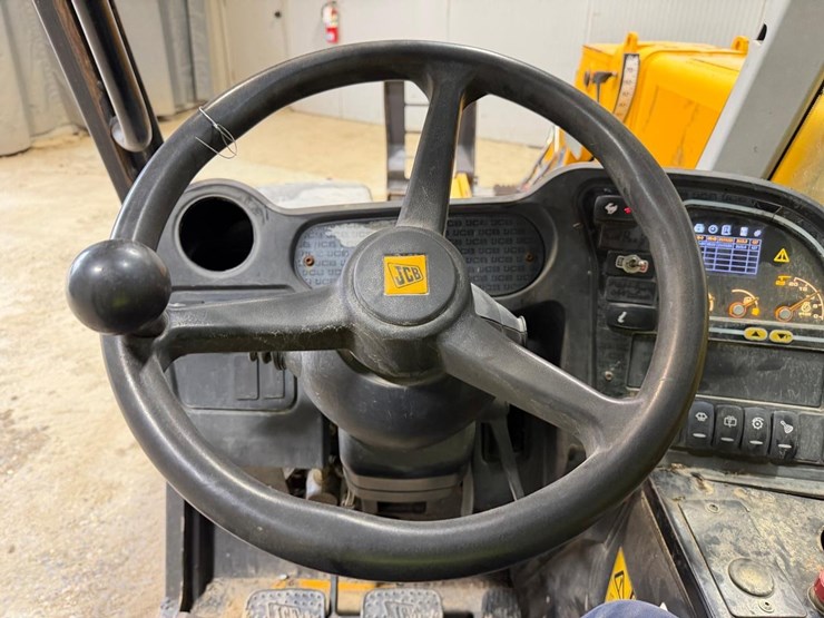 2015-jcb-525-image-22