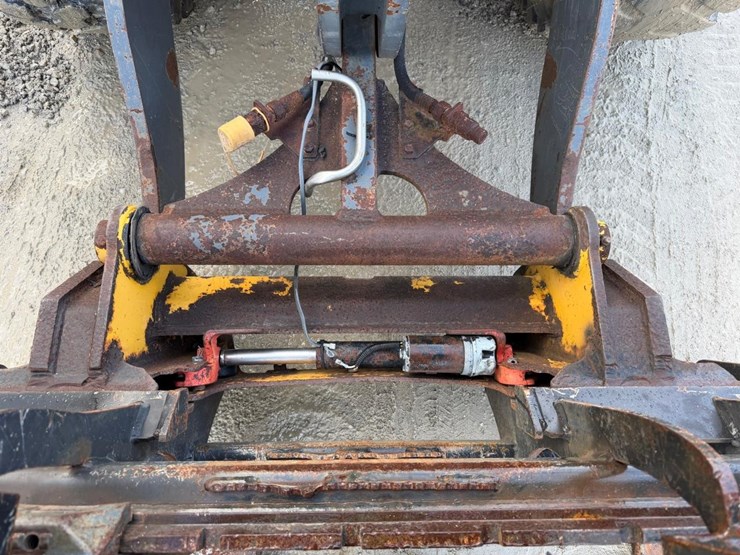 2014-deere-304k-image-10