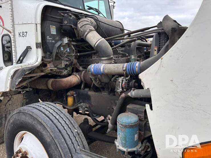 freightliner-fld112-image-30