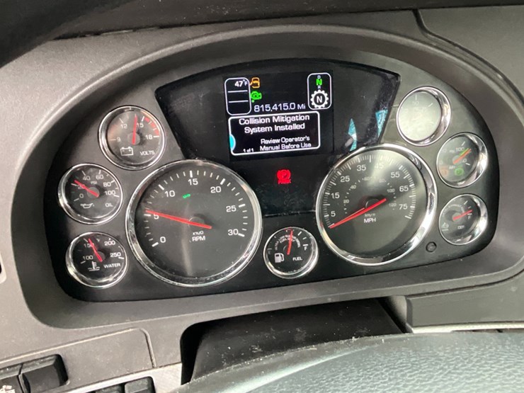 2020-kenworth-t680-image-25