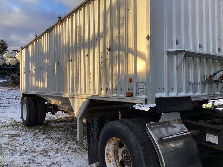 wilson-hopper-bottom-image-2