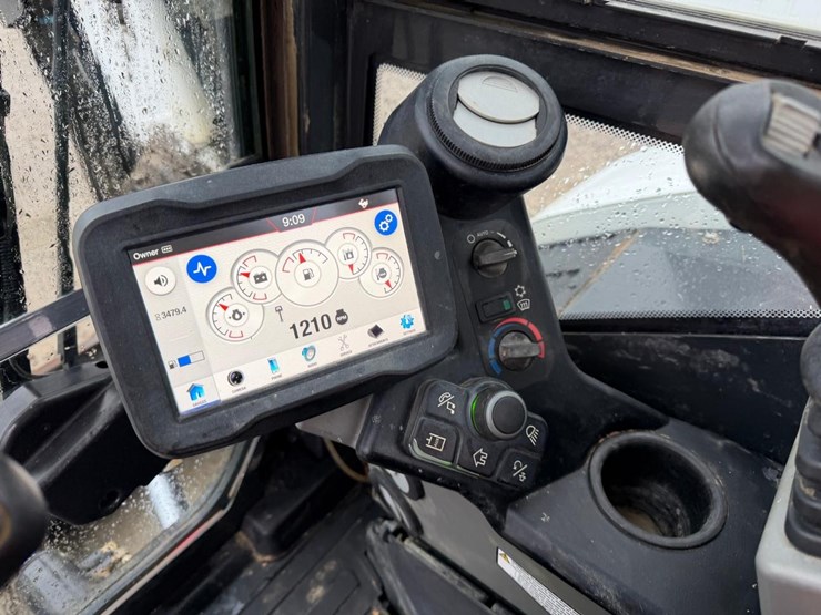 2020-bobcat-e85-image-28