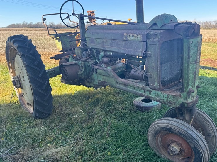 john-deere-b-image-2