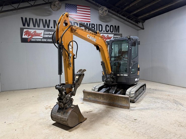 2022-case-cx37c-image-2