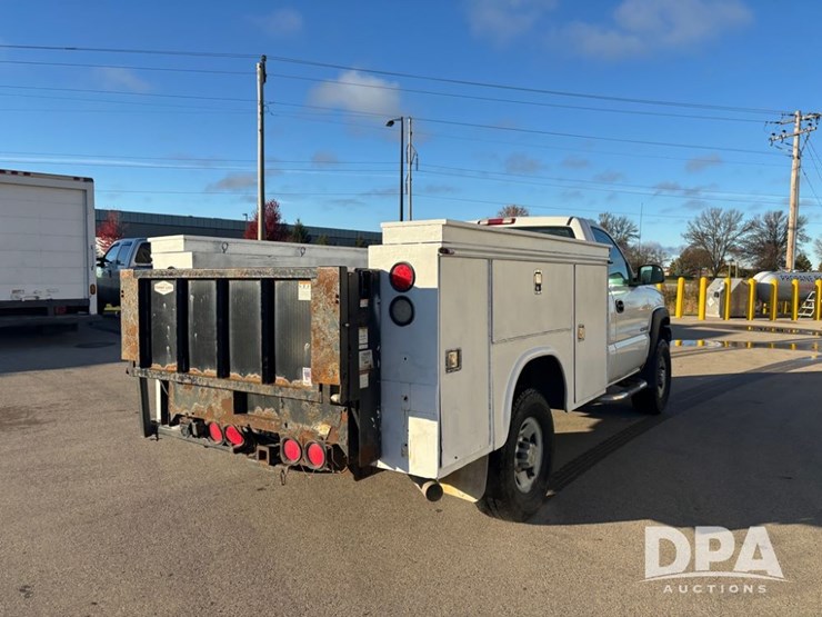 chevrolet-2500hd-image-10