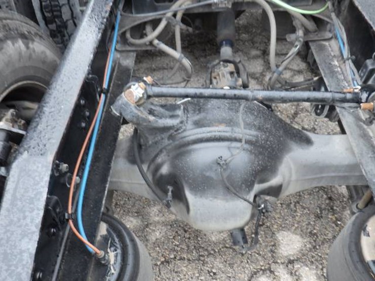 2019-freightliner-cascadia-126-image-14