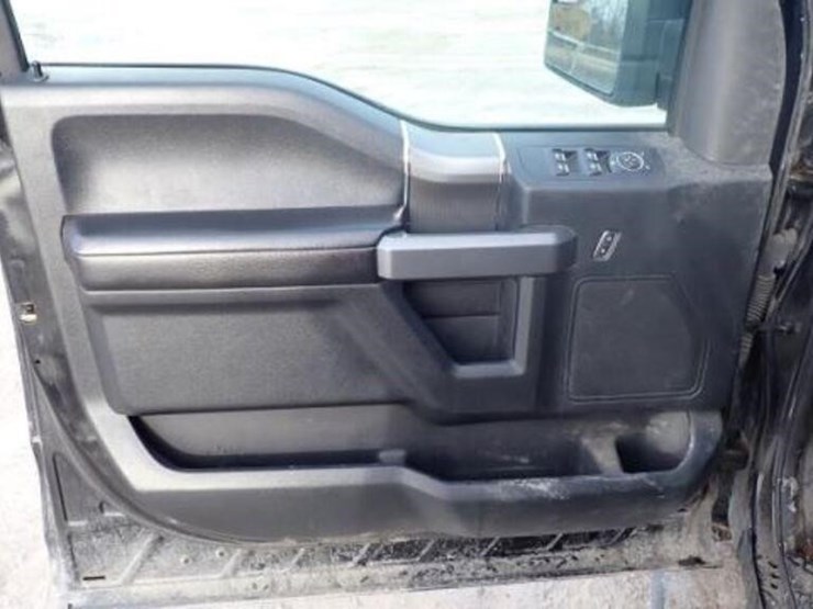 ford-f150-xlt-image-19