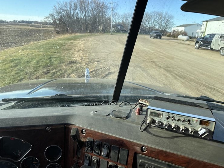 #1463-•-2007-mack-quad-axle-dump-truck-image-61