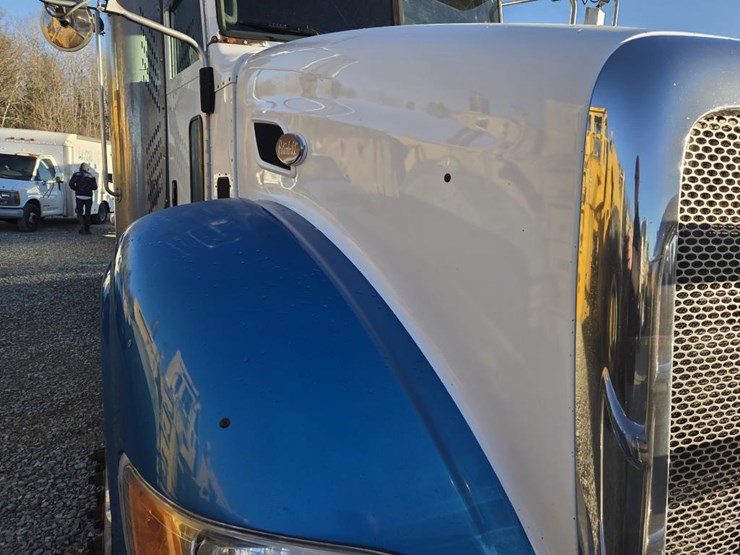 2007-peterbilt-386-image-11