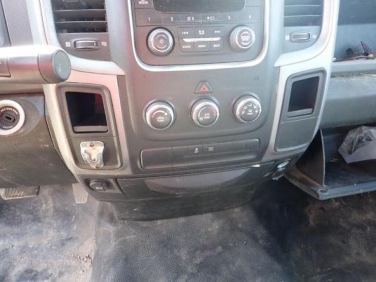 2013-dodge-ram-1500-image-23