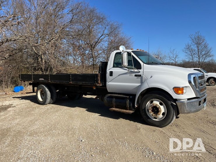 ford-f650-xlt-image-5