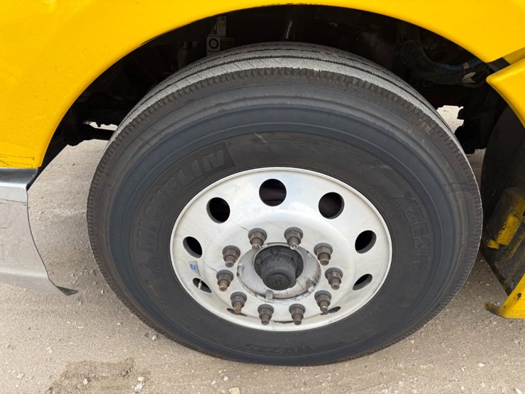 2020-kenworth-t680-image-7