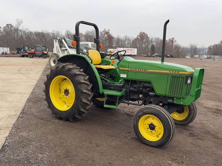 john-deere-5200-image-2