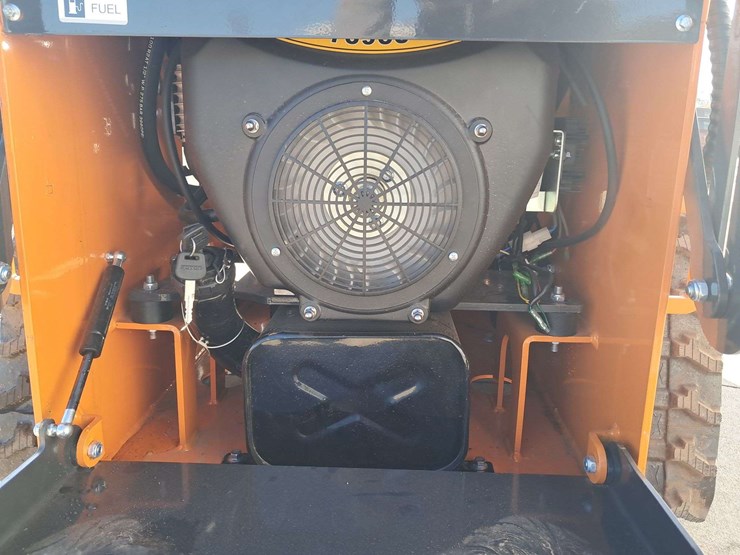 2025-landhero-mini-stand-on-skid-loader-image-9