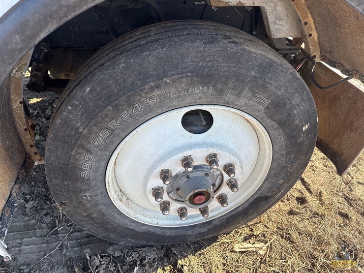 peterbilt-357-image-14