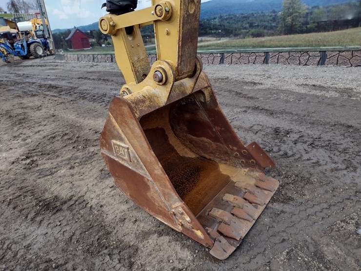 caterpillar-315-gc-image-15