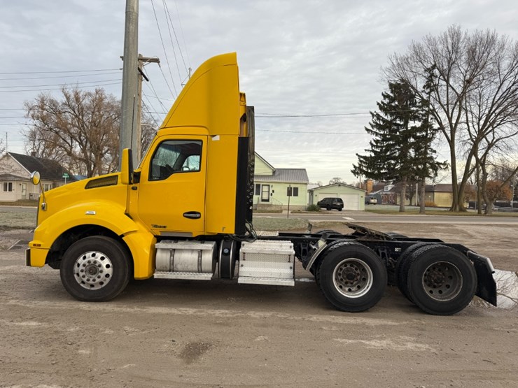 2019-kenworth-t880-image-7