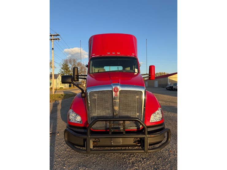 2019-kenworth-t680-image-3