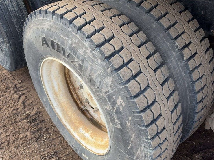 1999-mack-cl713-image-6