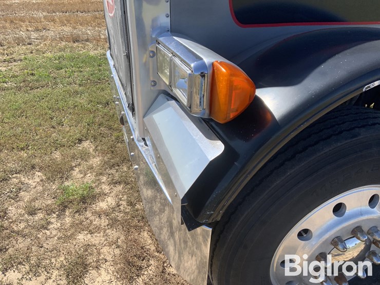 1995-peterbilt-379-image-12