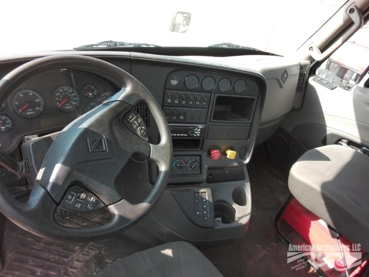 2016-international-prostar-image-8