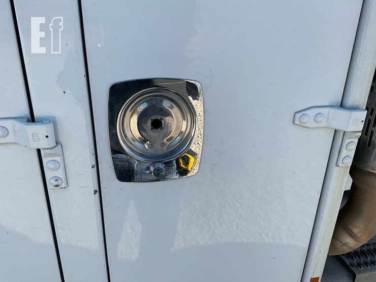 peterbilt-337-image-21