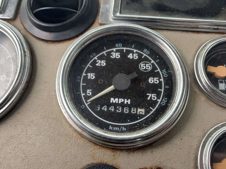 1994-ford-lt9000-image-39