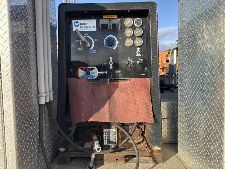 2006-ford-f550-image-55