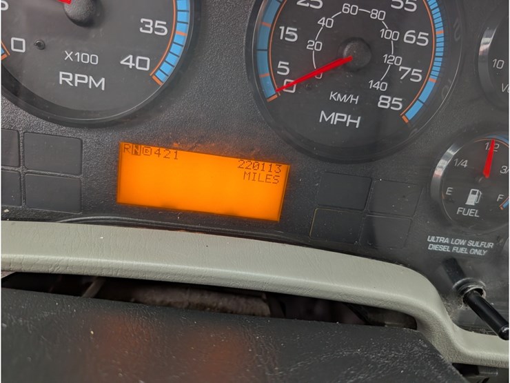 2015-international-durastar-4300-image-23