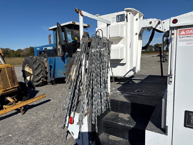 2012-ford-f550-image-14